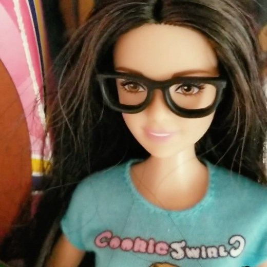 CookieSwirlC on Instagram: "Happy Easter!!! Sending you and your loved ones lots of well wishes! Big hugs to all the essential workers around the world working hard for all of us💗#happyeaster #easter"