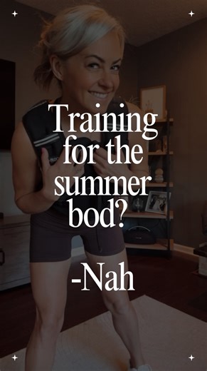 Aimee Peters | Wellness + Business Mentor on Instagram: "It’s not just about today’s workout… it’s about who I want to be 20 years from now. Strong, sharp, steady. The old lady bod starts now. #millenialfit #millenialmom #healthyhabits"