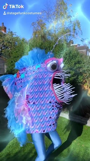 Our super fun fish costume for the children!!! We love it 🧡🐟 #christmas #costumes #dancing #fyp #colourful #showsomelove #angler #fish