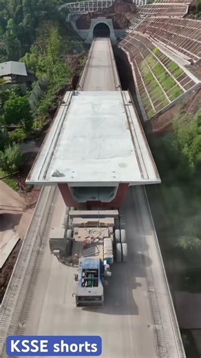 Mega Bridge Girder Transport: Pro Tips for Safe Heavy Hauling #Construction #CivilEngineering #Bridg