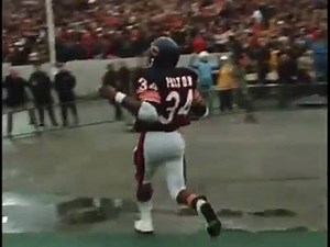 On this day in 1977, Walter Payton had the best game of his Hall of Fame career by rampaging over the Vikings for 275 yards. #Bears | Sports Mockery
