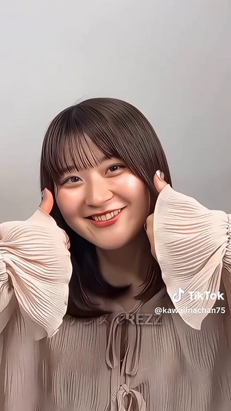 Kawaii Japanese Girl Dance: Nanako's Adorable Moves