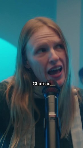 The Beauty of Ohhs in Audrey Hobert's Performance