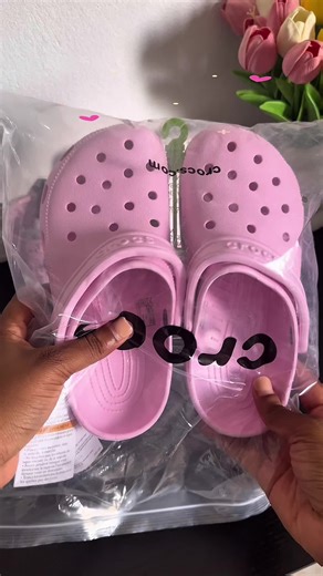 Explore Real Crocs: Fashion and Functionality