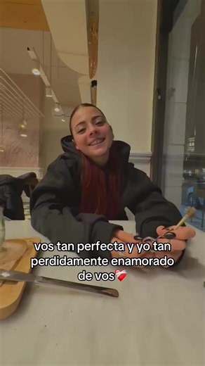 Vos tan perfecta y yo tan perdidamente enamorado de vos — frase romántica para pareja