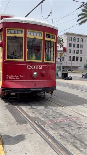 Travelling on a HISTORIC NEW ORLEANS STREETCAR for the FIRST TIME! #youtubeshorts #neworleans #nola