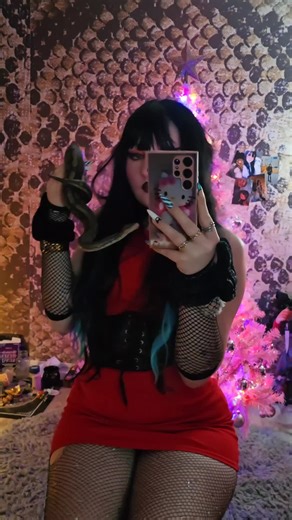 Exploring Gothic Vampire Aesthetics