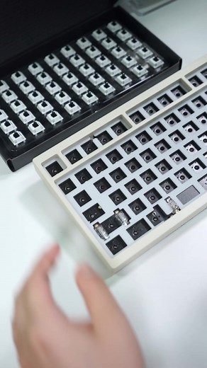 What a smooth switch it is - Type like playing Piano (GeeKey) #akko #akkovn #akkoswitches #akkokeyboard #mechanicalkeyboard #mechkeyboard #mechkeys #customkeyboard #banphim #banphimco #keyboard #keyboardasmr #keyboards #akkoswitches #akkoswitchsoundtest
