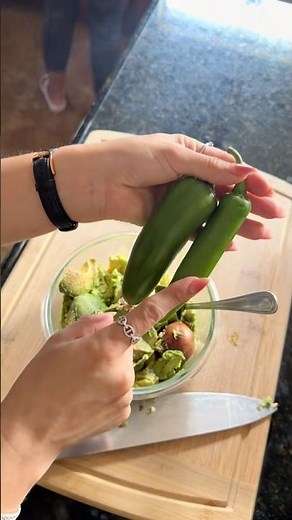 🥑 The BEST Homemade Guacamole Recipe | Fresh, Easy & Authentic Guacamole