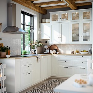 Nyt kannattaa uusia keittiö, sillä saat jokaisesta 1000 euron keittiöostoksesta 100 euron lahjakortin 👌 Tarjous voimassa Family-asiakkaille 25.10. asti. Tarkemmat ehdot IKEA.fi | IKEA