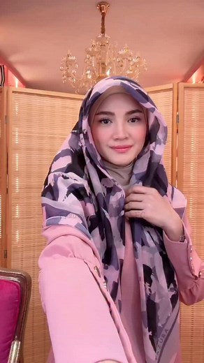 102K views · 2.5K reactions | Akhirnya yang ditunggu-tunggu. Tutorial tudung dari Miss Fazura kita. Cantik dan kemas Tunggu apa lagi? Jom try殺 | Fazura & Fatima FC | Facebook