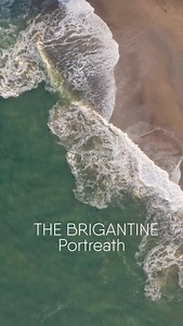 New Retreat: The Brigantine, Portreath Perched high on the North Cornish cliffs, The Brigantine is a beachside sanctuary like no other. Bask in the sun on the chequerboard terrace with breathtaking ocean views, or shelter from wilder weather in the geothermal-heated indoor pool. Portreath Beach is just moments away, where bodyboarding waves, tidal pools and hidden smugglers’ caves await. A home filled with handcrafted wooden details and mid-century charm, this is a retreat made for slow coastal 