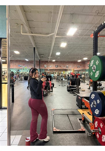 Winter Berry Color Trend in the DFYNE Set