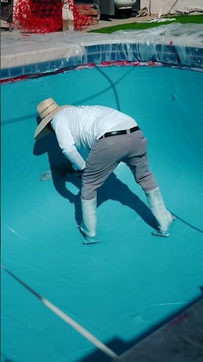 Universal White Cement Aqua Azul Pebble