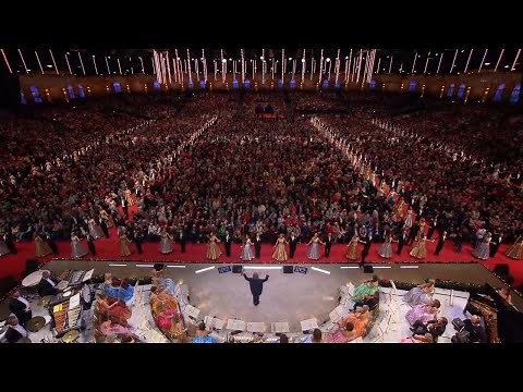 André Rieu - Gold and Silver (feat. 200 Dancers & ice skaters)