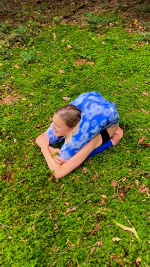 mariathecontortionist on Instagram: "Triple fold 360° #triplefold #contortionist #contortion #gymnastics #flexibility #sportgirl #goviral #art #artist #sportmotivation #training #bendy #sport #outdoor #forest #wood #training #practice #yoga #foryou #sportoutside #contortionpose #contortionpost #contortion_post #contortiontraining #contortionpractice"