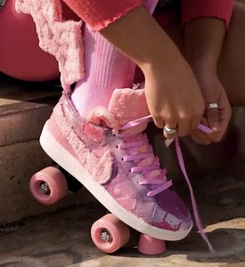 2.7M views · 8.6K reactions | Unique sneakers made with a special touch | 5-Minute Recycle | Facebook