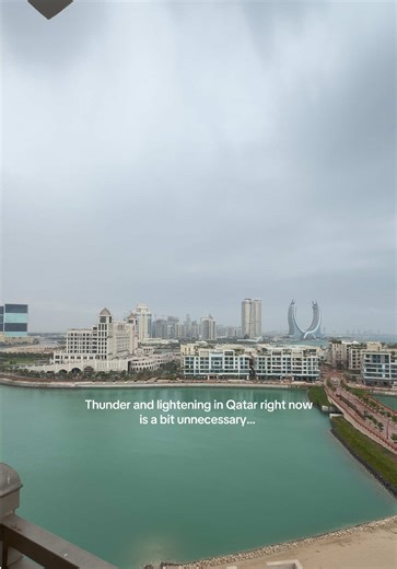 Weather Alert: Thunder and Lightning in Qatar