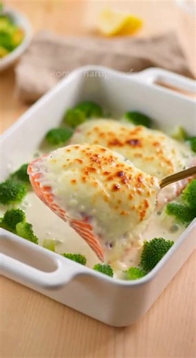 Zalm-ovenschotel met broccoli en Boursin-roomsaus 🍣🥦 | Dagelijkse Kookrecepten