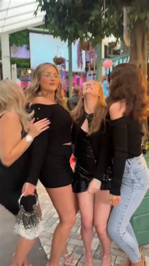 Layla Kelly on Instagram: "Yeah the girls 🥳"