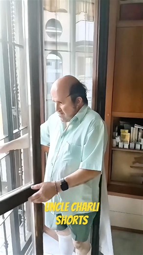 🏢😂 Uncle Charli’s Balcony Tutorial Is Absolutely HILARIOUS! 🤣💀