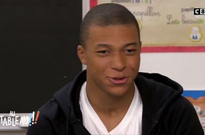 VIDEO - Au tableau ! (C8) : Kylian Mbappé moqué après sa gaffe sur les footballeurs "culturés"