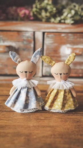 Handmade dolls • Doll sewing patterns & tutorials on Instagram: "Make these cute bunnies with me! New easy sewing pattern and tutorial is up on my website! You can make them even without the sewing machine. This pattern is beginners friendly ♥️ Happy sewing, guys! #bunny #sewingpattern"