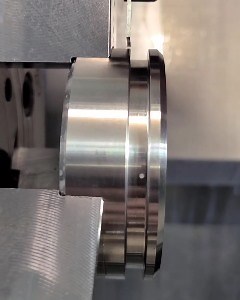 Grooving Tip. If you want to prevent a ring from being trapped in your groove, this is one way to prevent it. Want to see more metalworking videos? LIKE and SUBSCRIBE to our YouTube Channel: ow.ly/gWPc50yP8Fb Credit: IG user octane_workholding | Practical Machinist