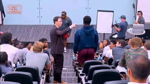Oz Pearlman is going viral for leaving football players and coaches stunned — his mind-reading stunts have them screaming and jumping out of their chairs. https://cbsn.ws/4o5KKjT | 60 Minutes