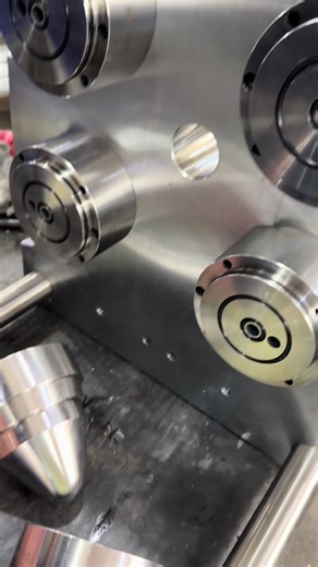 Live streaming big jar preform mold assembly for core parts by more than 20years experienced worker to do it