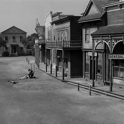 Ein Mann gegen den Rest der Welt. Der Showdown von 12 UHR MITTAGS zwingt einen vor Spannung zum Nägelkauen! ▶️ arthaus.de/12_uhr_mittags-high_noon | ARTHAUS