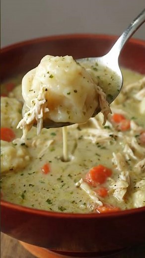 🍲 Creamy Chicken & Dumplings Recipe
