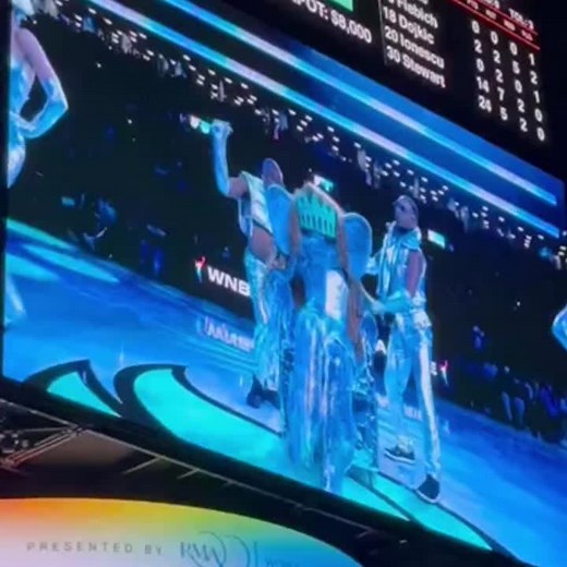 @Ellie the Elephant The Mascot of the WNBA’s @nyliberty performing a RENAISSANCE medley during halftime in Brooklyn #Beyoncé