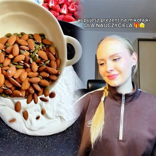 kupujesz prezent na mikołajki DLA NAUCZYCIELA 🫣 #comedy