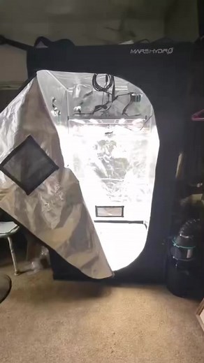 Mars Hydro 3x3 All-in-One Grow Kit Review with FC-E3000 Smart LED