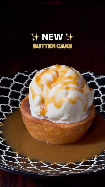 Ooey Gooey Butter Cake at P.F. Chang's? Let's Try It! 🍰