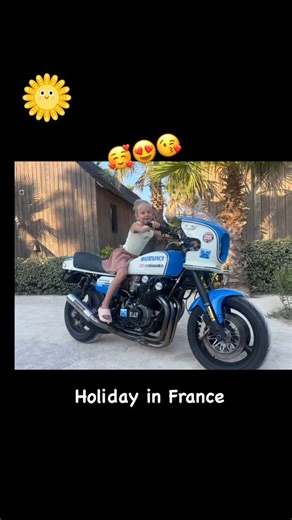 My granddaughter Zoë and grandson James on my Suzuki GS1000S Wes Cooley Yoshimura 1979. Beautiful 🤩 proud grandpa here 🥰 | Vintage Motorcycles