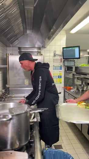 Yeah XXL Schnitzel immer frisch zubereitet. #Schnitzel #XXL #Gastro #GIG #Lecker