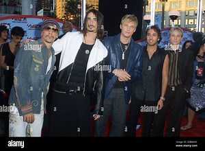 *NSYNC arriving at the 2001 MTV Video Music Awards held at the Metropolitan Opera House at Lincoln Center on September 6, 2001 in New York Stock Photo - Alamy