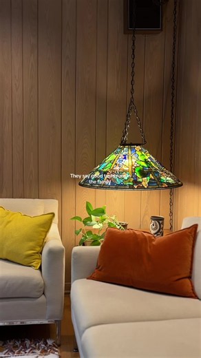 If I could live in any house in the world it would be my grandfathers house in Chicago - everything about the interior and thoughtful design blows my mind - all original pieces by Eames, Herman miller, frank lloyd wright - take this as your inspo coming from a 94 year old who studied architecture #interiordesign #midcenturymodernhome #architecture #architecturaldigest #goodtaste
