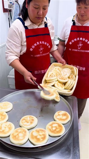 # White Sesame Bread # Wheat Flavor Pancake A bag of flour can make 600 pancakes