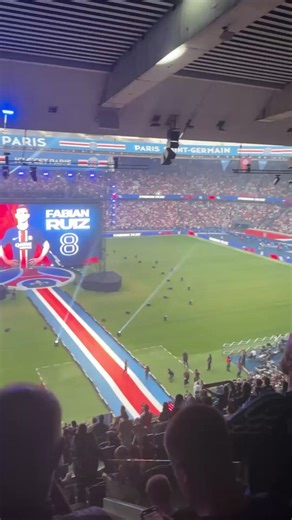 46K views · 849 reactions | Le Parc des Princes reprend la composition du PSG avant la finale face à l'Inter Milan ! | L'EQUIPE | Facebook