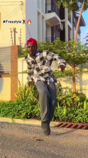 Just azonto freestyle moves🕺🔥🔥‼️ #dancewonda #dance #fyy #shortsdance #dancetrend