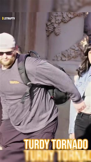 Oh Hello 🤣🤣🤣 #farting #fartguy #laughing #funnyvideo #funnypranks