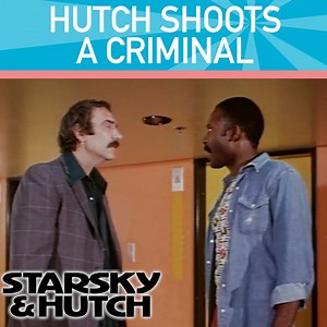 Detectives Starsky and Hutch (Paul Michael Glaser and David Soul) are chasing down two criminals (Gilbert Green and Richard Ward) and are forced to open fire on them. From Season 1, Episode 1 'Savage Sunday' - Detectives Starsky and Hutch spend a frenzied Sunday afternoon in pursuit of two homicidal robbers who don't know their stolen car contains a powerful time bomb set to explode later that day. Watch More of Starsky & Hutch on YouTube: https://bit.ly/2YWzeRC Subscribe: www.youtube.com/classi