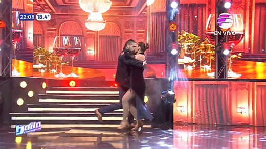 ¡Tango al rojo vivo con #DeisiGiménez y #Jorge! 🔥❤️ 😍 Simplemente inolvidable ¿Qué te pareció su presentación en el #Versus? 💥 #Baila2024 ✨ | Baila Conmigo Paraguay