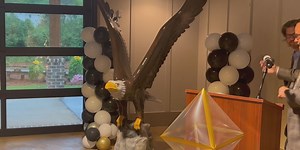 Welcome center unveils Georgia Southern eagles statue