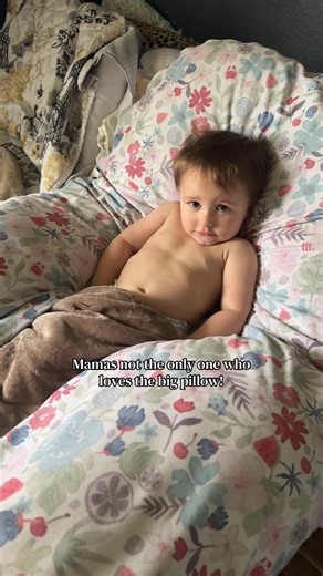 Always laying in mommy’s bed while she cleans! #teenpregnancy #toddler
