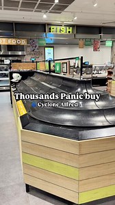 🚨 URGENT UPDATE: BRISBANE BRACES FOR CYCLONE ALFRED IMPACT 🚨 New modelling has just dropped, and the numbers are staggering—nearly 20,000 properties across Brisbane are now at risk of storm surge and flooding as Tropical Cyclone Alfred intensifies. From minor yard inundation to devastating home floods, the impact could be severe. Areas most at risk? Nudgee Beach, Brighton, Windsor, Ashgrove, Morningside, and Rocklea. The Bureau of Meteorology warns that peak storm surges could hit from Thursda