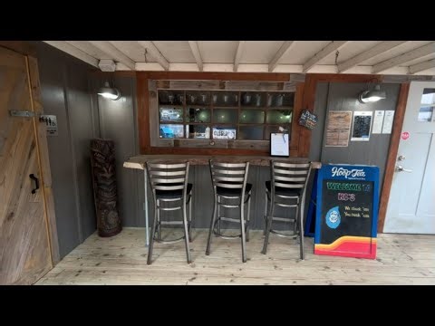 Port Aransas, oyster bar clash over occupancy rules